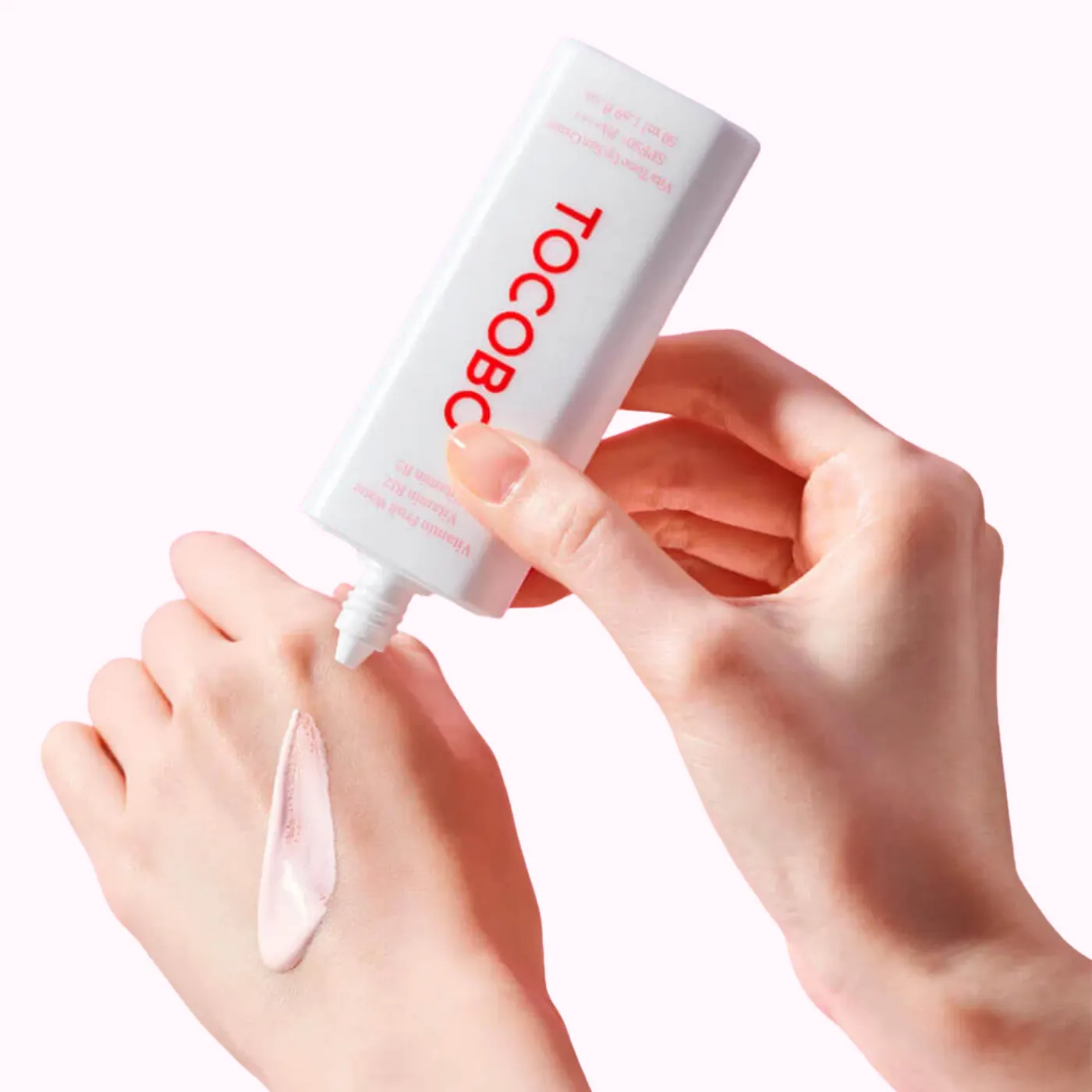 Tocobo Vita Tone Up Sun Cream SPF50+ PA++++/ SPF с выравниванием тона и эффектом естественного сияния кожи 50 мл — изображение 3